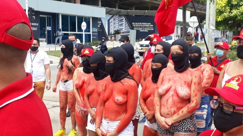 Desnudas: protestas en Uniautónoma