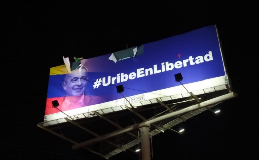 Daños a valla de Uribe en Palmira