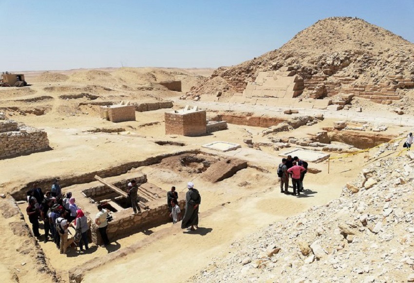 Egipto anuncia el hallazgo de unos sarcófagos de más de 2.500 años al sur de El Cairo