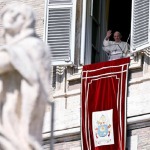 El papa rechaza