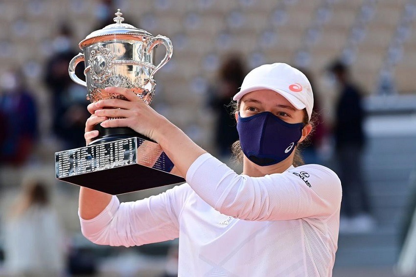 La polaca Swiatek arrasa a Kenin y gana en Roland Garros