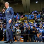 Biden aventaja por más de 40 puntos a Trump entre latinos y avanza en Texas