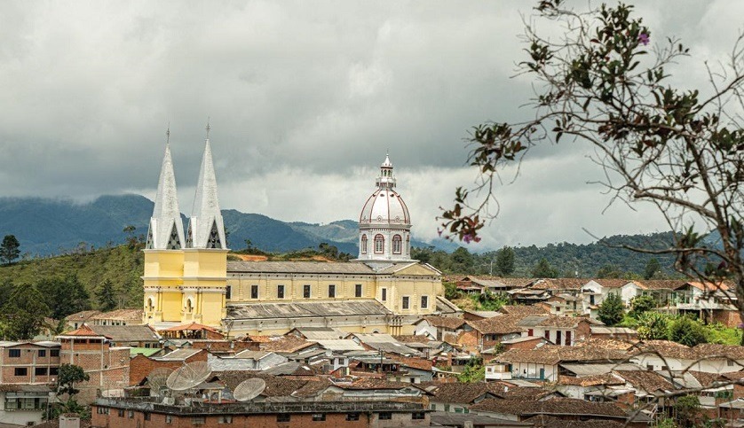 Minsalud amplió desde el jueves el toque de queda en Antioquia para el puente de Halloween