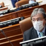 ¿Por qué fue rechazada la moción de censura contra Carlos Holmes Trujillo?