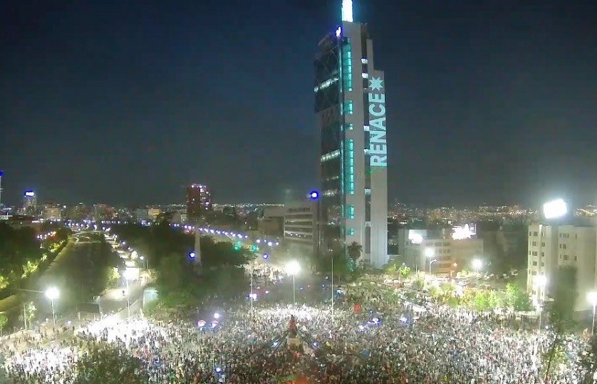 Chile vota en masa y aprueba en el plebiscito cambiar su Constitución