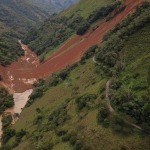 Un alud de tierra le cayó al río San Julián en Yarumal y prende las alarmas