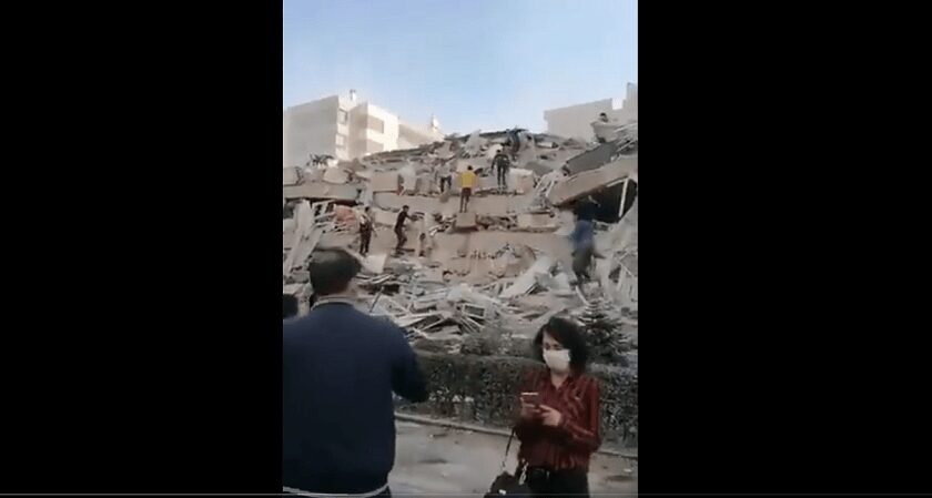 Potente sismo de 7 en la escala sacude a Izmir en Turquía causando destrozos