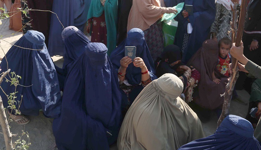 estampida mortal por un visado paquistaní en Afganistán