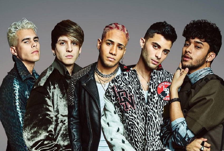 CNCO se inspira en el cancionero de las mamás y lanza “Tan enamorados”