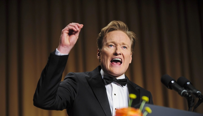 Conan O'Brien firma con HBO