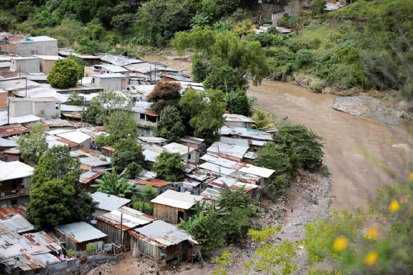 Honduras suma 57 muertos y ocho desaparecidos por la depresión tropical Eta