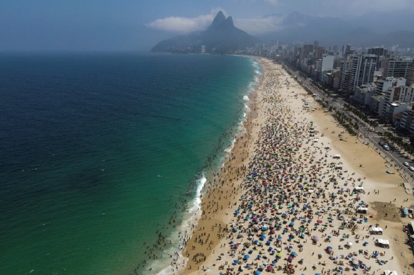 Río de Janeiro establece nuevo récord de calor con sensación térmica de 60 grados