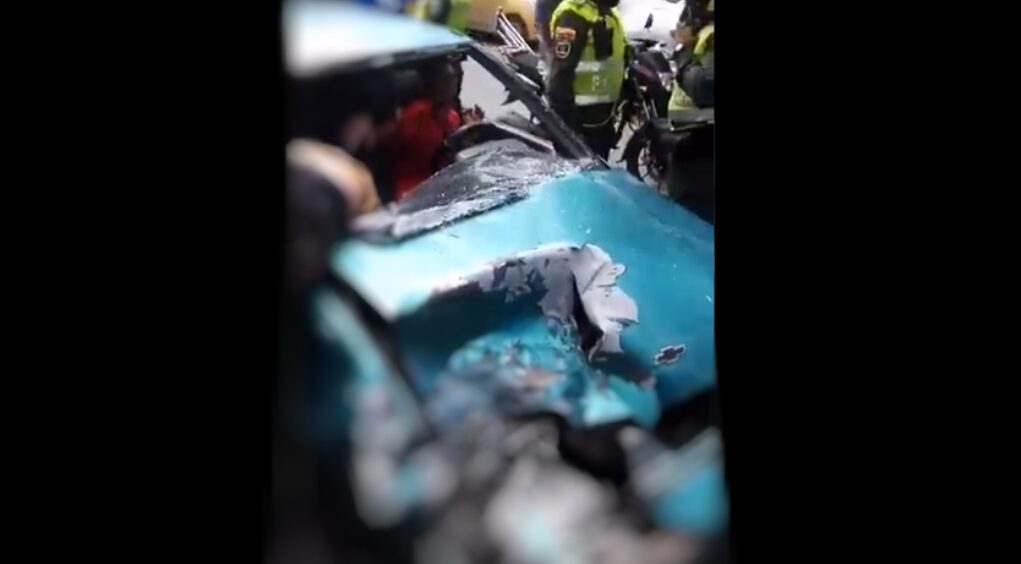 Brutal accidente en Cuatro Esquinas: sujeto arrolló a peatón en avenida ciudad de Cali