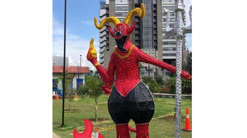¿Medellín tiene al diablo en los alumbrados?