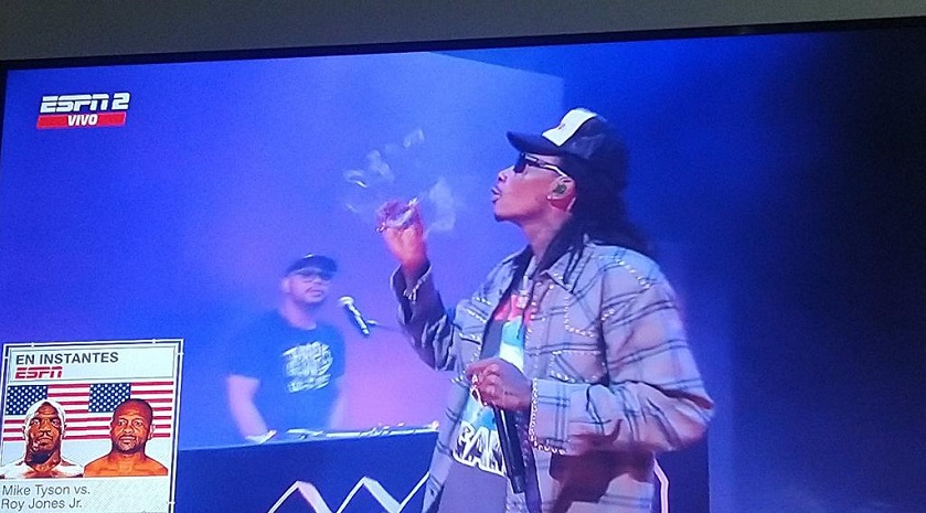Wiz Khalifa, la fumada en vivo por Espn en la previa de Tyson vs Jones Jr