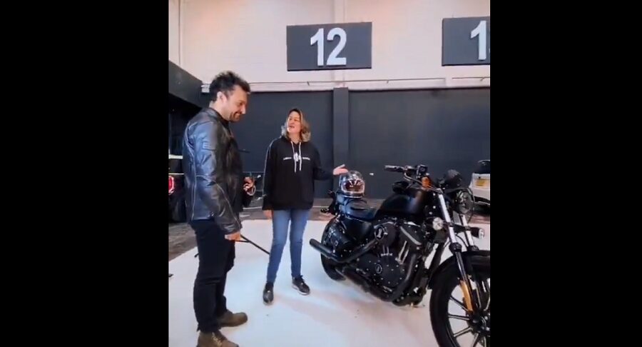 Critican a Julián Román porque se compro una moto Harley de caso 150 millones de pesos