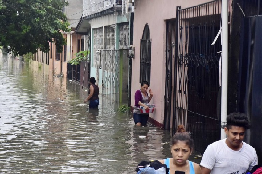 Dos muertos y treinta familias afectadas dejan fuertes lluvias en Honduras