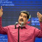 El presidente venezolano, Nicolás Maduro, pronuncia el 6 de diciembre de 2020 un discurso tras votar en Caracas (Venezuela). EFE/ Rayner Peña