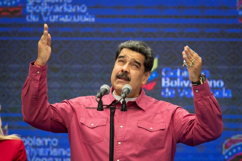 El presidente venezolano, Nicolás Maduro, pronuncia el 6 de diciembre de 2020 un discurso tras votar en Caracas (Venezuela). EFE/ Rayner Peña