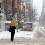 Nueva York se levanta con su mayor nevada en varios años