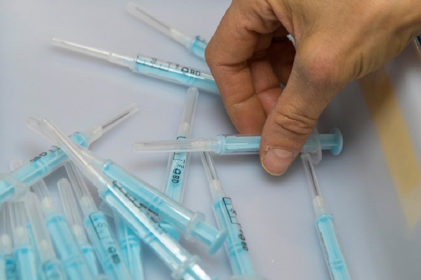 La OMS advierte que tras las primeras vacunaciones no bajarán los casos