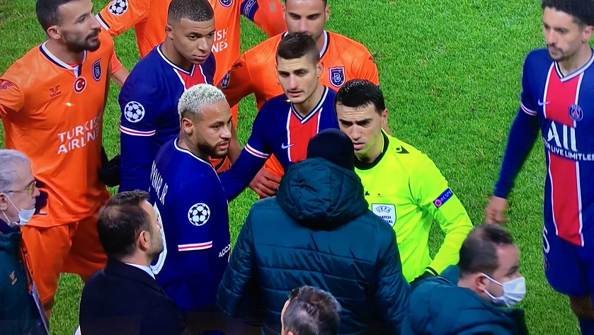 El incidente racista que hizo suspender el partido entre PSG e İstanbul Başakşehir