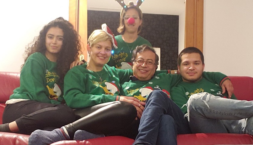 Gustavo Petro muestra a su familia para desear una Feliz Navidad 2020