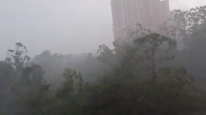 Tercer día de intensa lluvia en Medellín donde cae intensa granizada