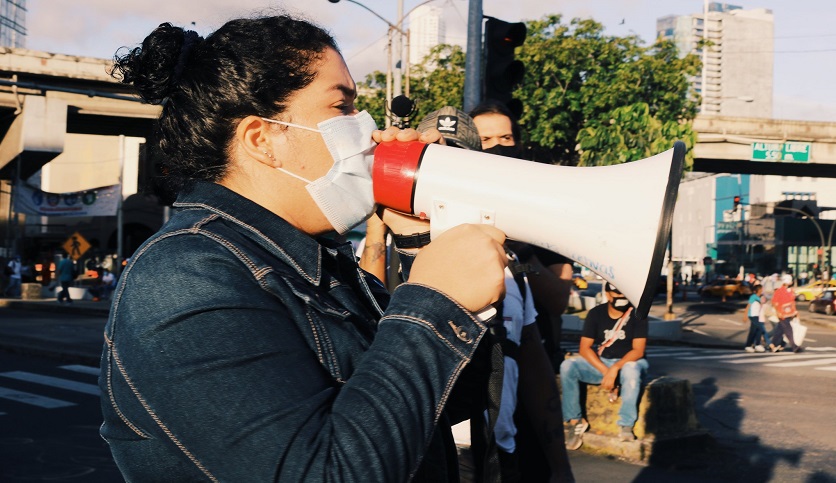 Ileana Corea, las reacciones a la paliza que le dieron hacen que su paso sea viral