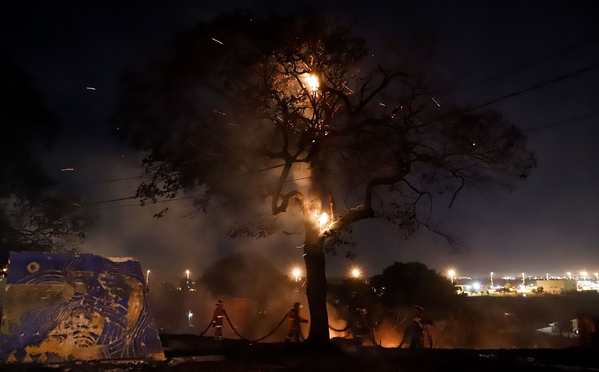 Gran parte de La Chacarita se consumió con un voraz incendio del que aún no se conocen las causas