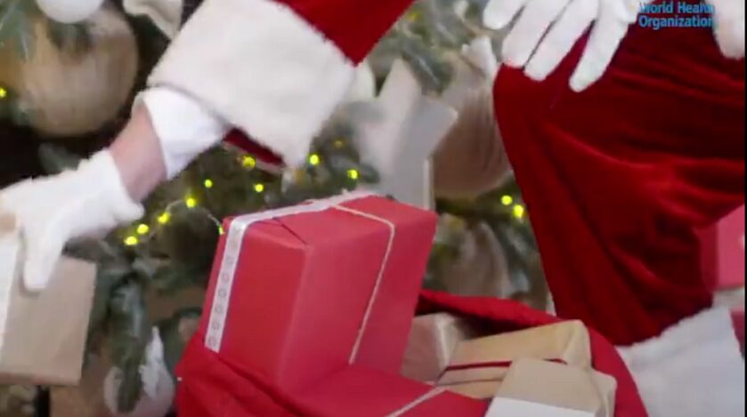 OMS confirma que Papá Noel es inmune a la COVID-19 y puede repartir los regalos