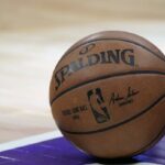 La NBA no se plantea cancelar la temporada a pesar de los casos de covid-19