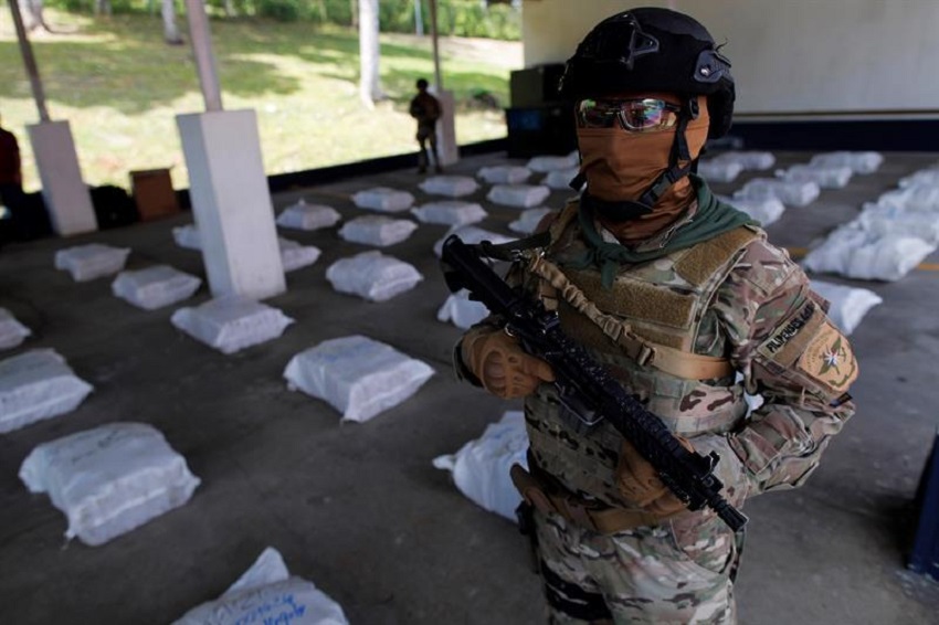 La fuerza aeronaval de Panamá incauta más de una tonelada de droga