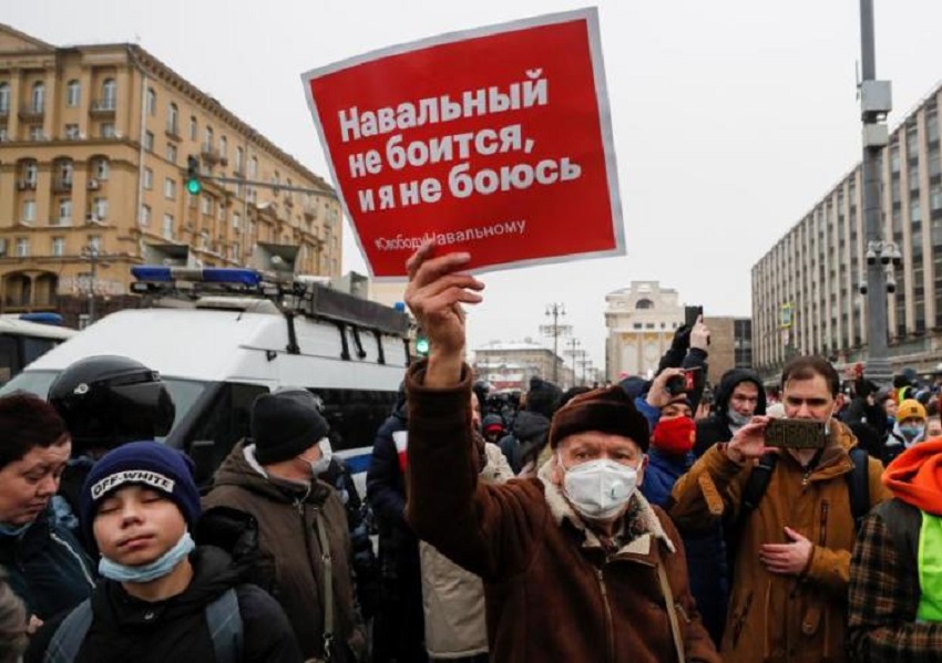 Rusia detiene a cientos de partidarios de Navalni en marchas en todo el país