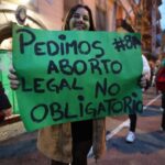 Una adolescente de catorce años muere durante un procedimiento de aborto legal en Uruguay