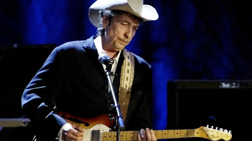 Una viuda reclama a Bob Dylan parte del dinero obtenido por la venta de sus canciones