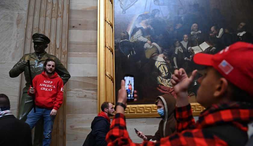 Se suspende la sesión en el Congreso de EE.UU. por protestas en el Capitolio