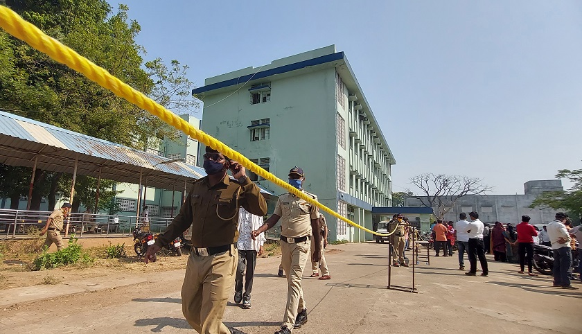 Mueren diez bebés por un incendio en la unidad neonatal en un hospital en Maharashtra