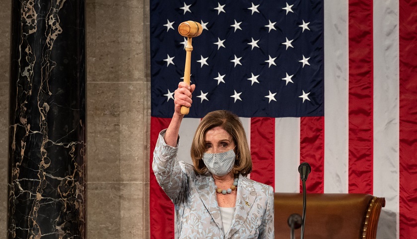 Pelosi pide al Pentágono retirar a Trump los códigos de armas nucleares