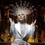 Fotografía promocional cedida por Pavel Anton donde aparece la cantautora mexicana Alejandra Guzmán quien lanzó este viernes la canción "Lado Oscuro", el primer sencillo de su próximo disco en el que asegura que regresa su "sonido original" y con el que quiere concienciar y alegrar a su público. EFE