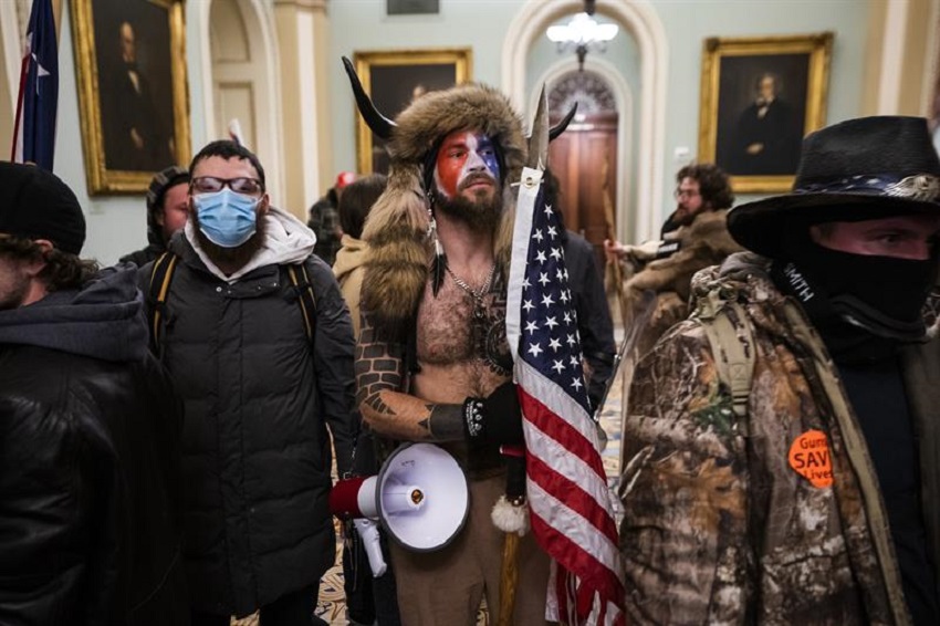 Asalto al Capitolio - la hora de la ultraderecha que fue la perdición de Trump