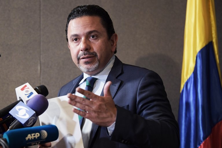 El comisionado de Paz insiste en que Maduro ampara a grupos armados de Colombia