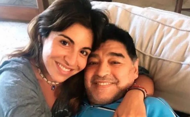 Jana y Giannina Maradona fueron llamadas a declarar en el caso por la muerte de su padre
