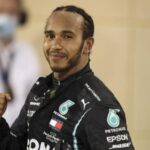 Hamilton renueva un año con Mercedes