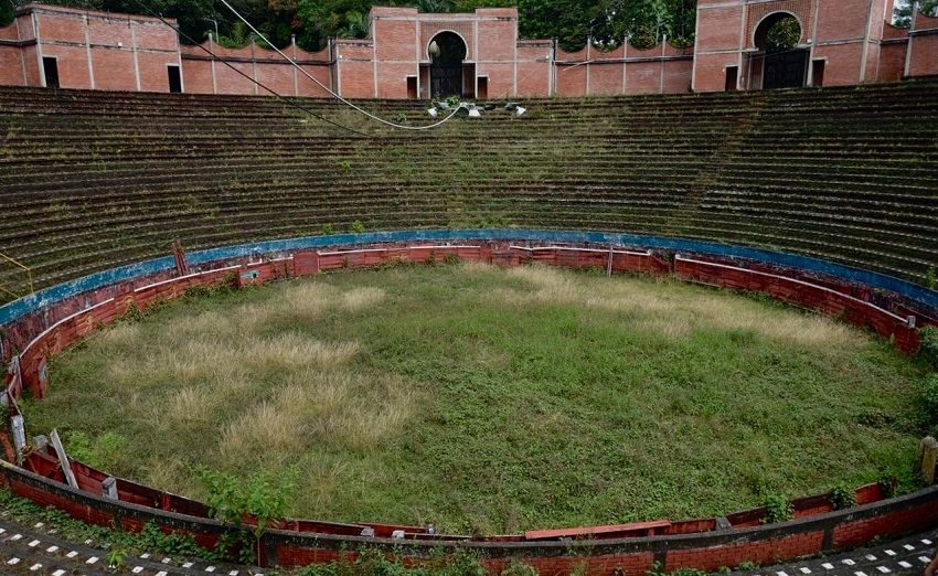 La Plaza de Toros El Bosque en Armenia se convertirá en un megavivero