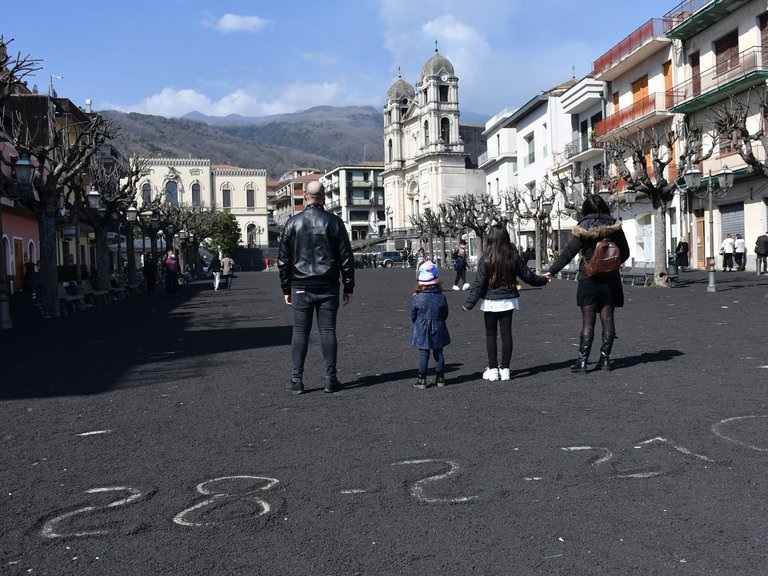 Séptima erupción del Etna en pocos días, con lluvia de cenizas