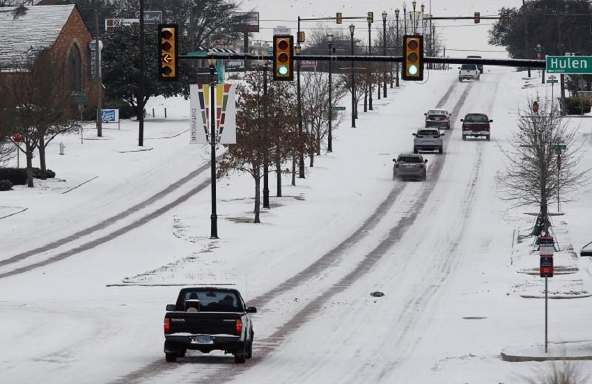 Tormenta invernal en estados Unidos sin electricidad
