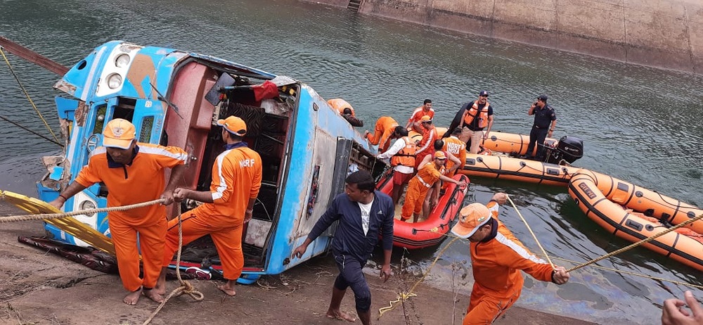 Caída de autobús en Madhya Pradesh deja 45 muertos y 6 rescatados