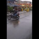 denuncia por el mal estado de una vía en la ciudad de Cali,