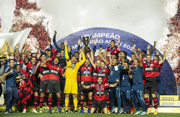 Flamengo pierde ante Sao Paulo pero es campeón brasileño otra vez